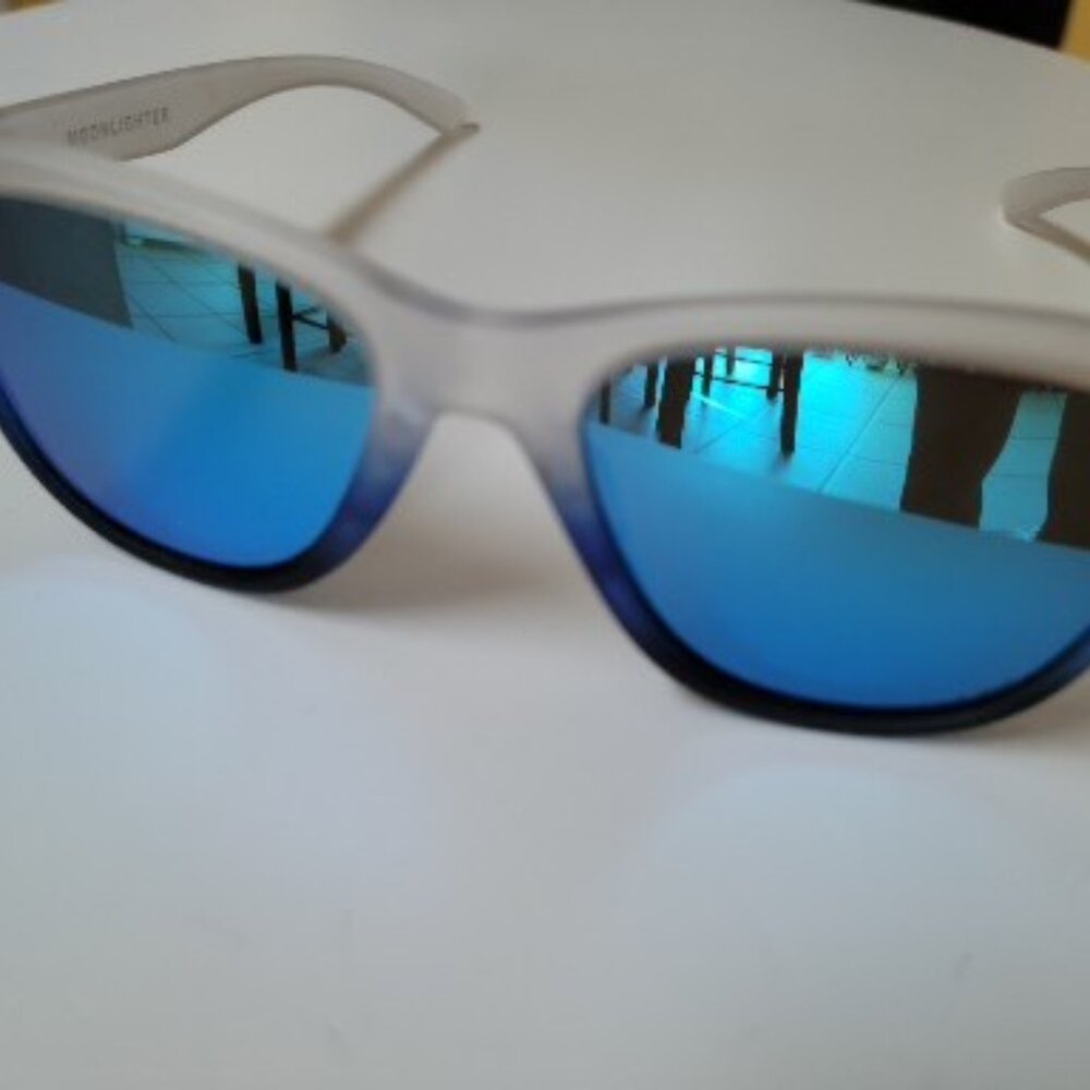 Oakley Womens Moonlighter Prizm Sunglasses w/Case